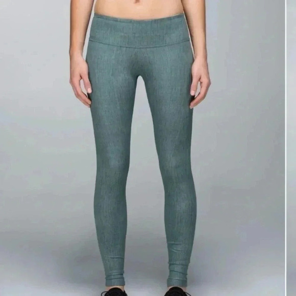 lululemon athletica Pants - Lululemon Athletica Olive Green Burlap Wunder Under Pants  Leggings Size 6